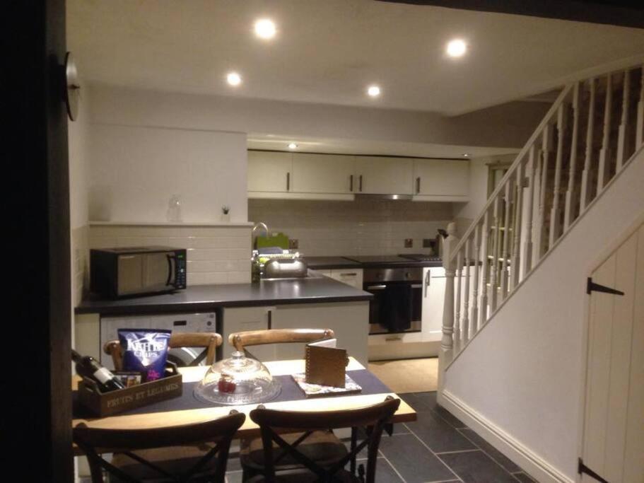 Honeysuckle Cottage Longnor  エクステリア 写真