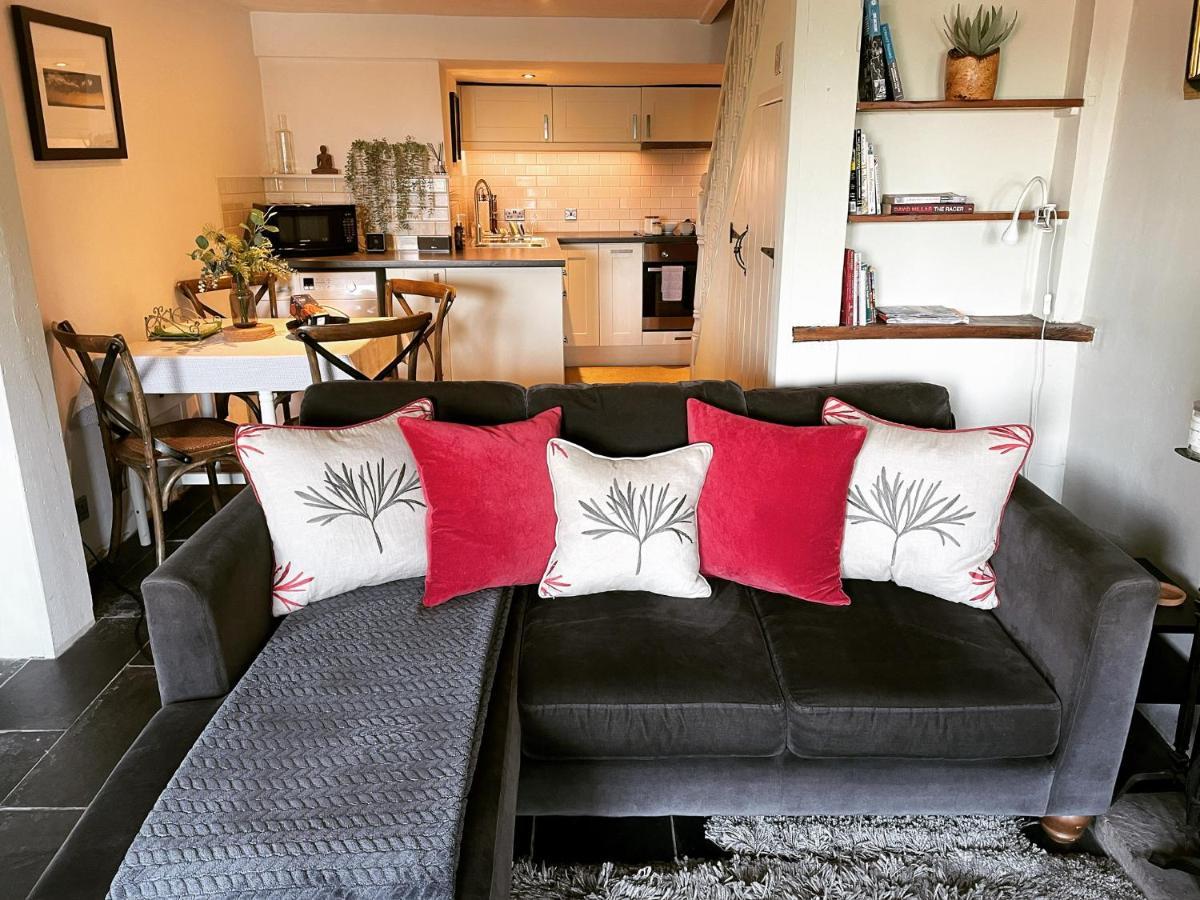 Honeysuckle Cottage Longnor  エクステリア 写真